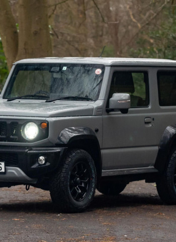 六輪版鈴木Jimny 6×4登場!英國拍賣開跑,預估售價上看200萬台幣
