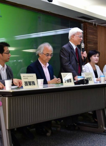 行政院啟動穩定物價小組!行政院副院長鄭麗君坐鎮關鍵會議 延長原物料降稅救民生