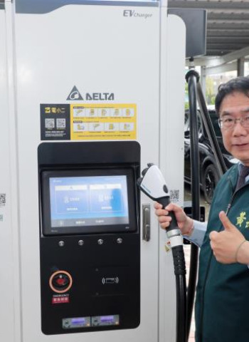 臺南啟動全臺唯一「區區有快充」計畫 市長黃偉哲：首批13處電動車充電站正式啟用
