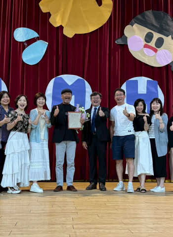 澎湖海事傑出校友、景文汽車玻璃董事長洪文聰捐百萬回饋母校　盼拋磚引玉助弱勢學子與國際教育