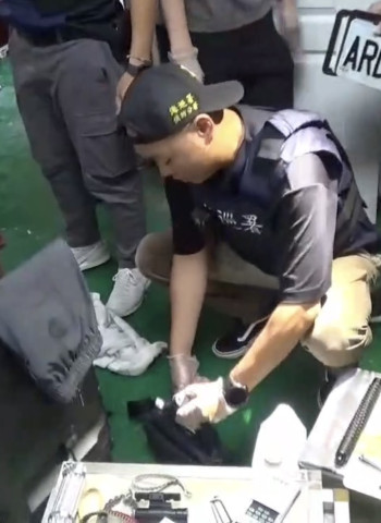 海巡署、警方冒雨執行突擊、查獲槍毒違禁物品　攻堅行動瓦解高雄工寮犯罪據點