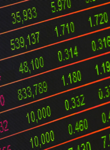 臺股大跌991點創史上第6大跌點！台積電重挫70元領跌科技權值股，單週下挫近千點、週線連3黑