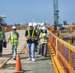 成大土木系師生參訪臺南安平漁港跨港大橋工程 深化工程實務與廉政視野