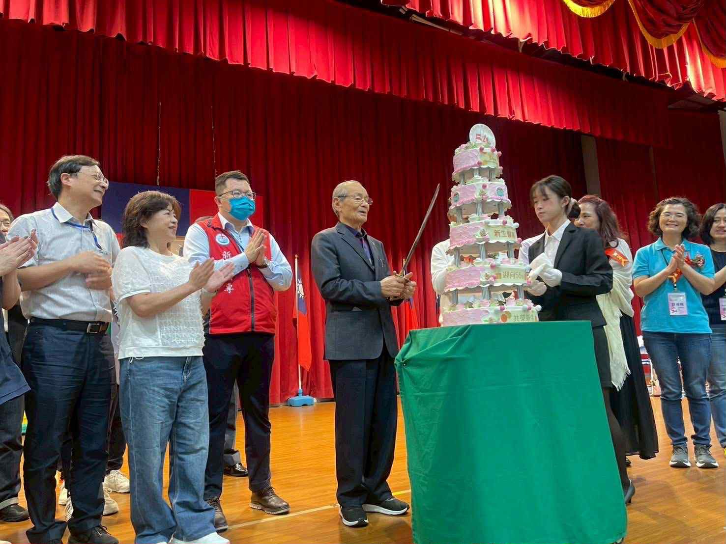 新生醫護管理專科學校54週年校慶盛大舉行 114年度護理師國考佳績與傑出校友共襄盛舉 展現醫護教育卓越實力