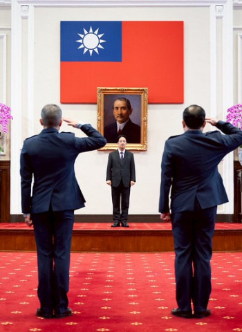 賴清德總統主持將官晉任授階典禮 勉國軍導入新科技強化戰力 以「新訓練、新思維、新裝備、新科技」守護臺灣民主