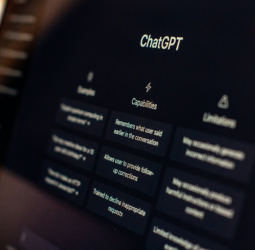 AI生成內容正式超越人類創作 研究:網路文章一半以上由AI撰寫