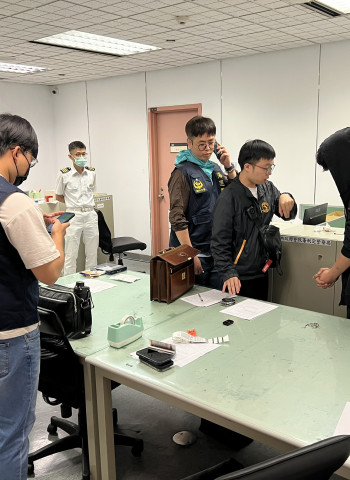 毒糖企圖闖國門遭海巡攔截　運毒旅客依法起訴，行李精美包裝也難逃法網