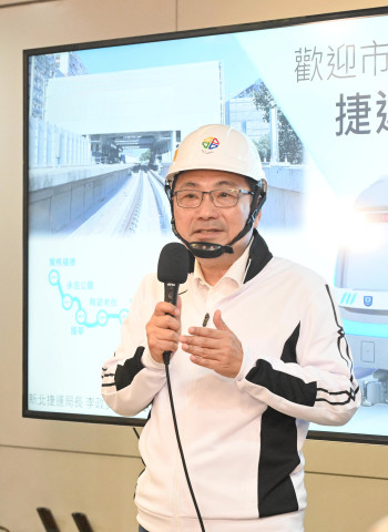 新北市捷運三鶯線全線動態測試 新北市長侯友宜試乘列車拚114年初通車