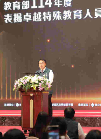 南市6名教師獲選教育部卓越特殊教育人員  黃偉哲向教育工作者致敬