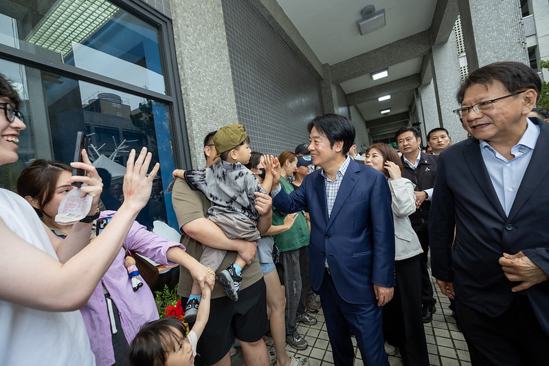 賴清德總統出席屏東「包圍縣府，孩子作主」兒童節活動　盼攜手將屏東打造成臺灣的兒童首都