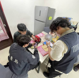 調查局破獲新北桃園藏匿大學租屋套房3座詐騙機房　查扣11臺貓池揭詐團運作手法