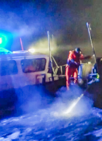 金門海巡登檢扣留中國三無船舶 展現嚴正執法立場捍衛國家主權