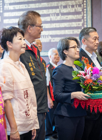 蕭美琴副總統赴臺南廟宇參拜祈福　祈求臺灣風調雨順國泰民安