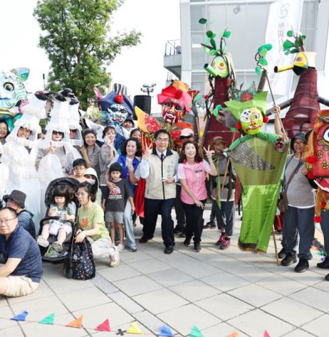 大仙神偶踩街庄頭沸騰　2026台江文化季慶開幕　黃偉哲市長邀民共賞「內海派對‧庄頭看戲」