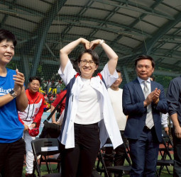 蕭美琴副總統出席企業女子壘球聯賽開幕戰　倡議女性友善運動環境持續深化