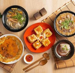 竹北經典黃金脆皮、鮮甜羹湯吸引饕客 大腸麵線、蚵仔煎臭豆腐各有擁護者