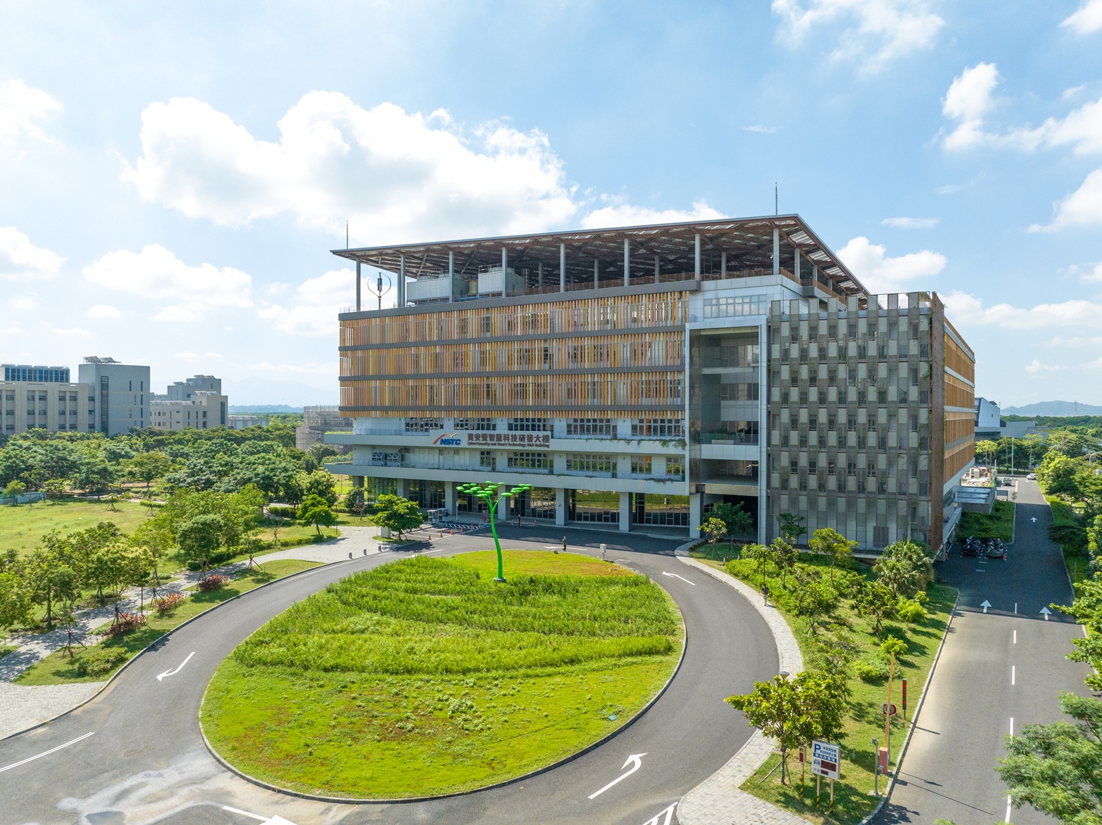 臺南攜手AMD提供免費AI算力　助新創加速模型開發與技術落地