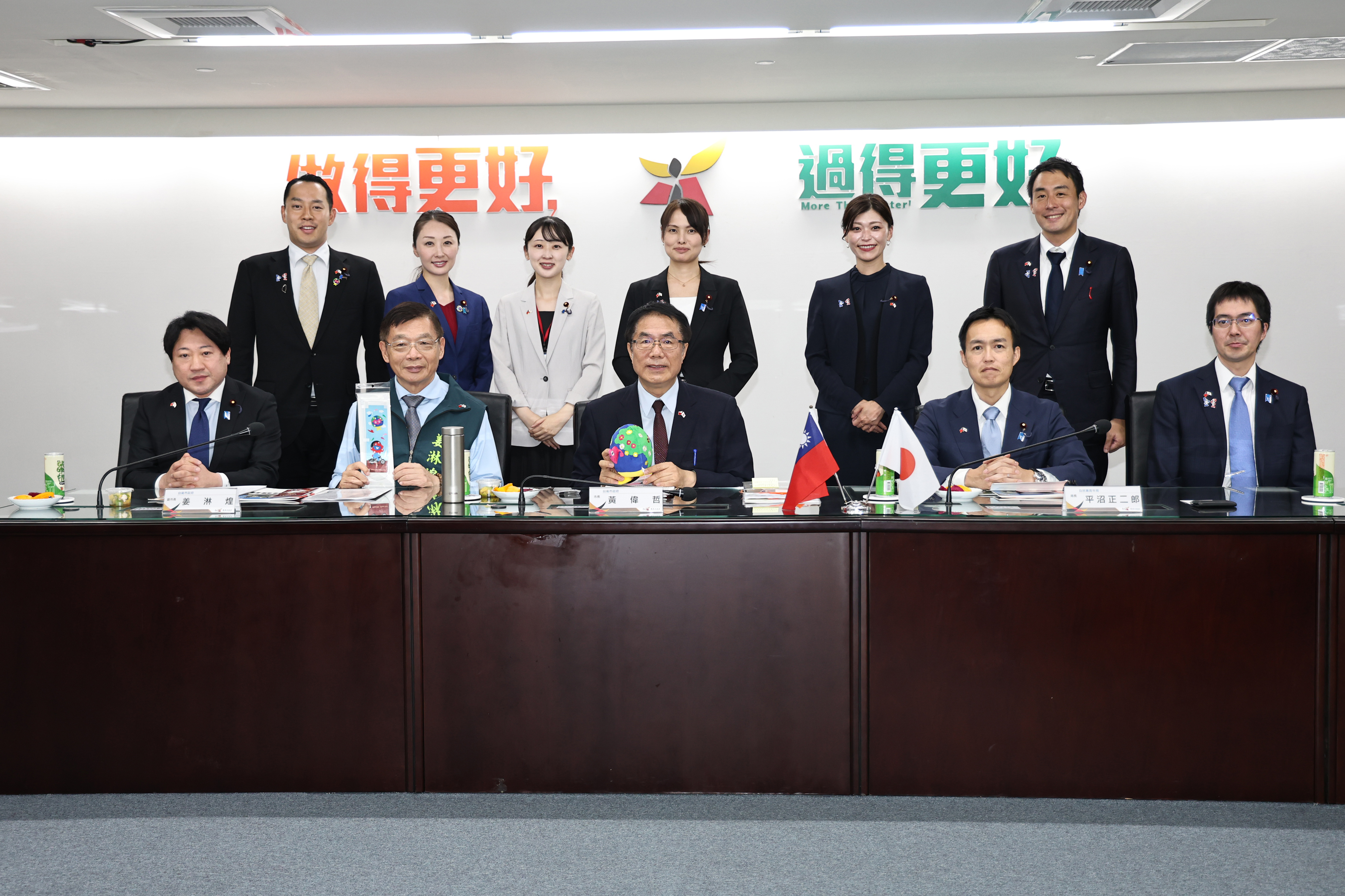 台日友好再深化　自民黨青年局訪台南、黃偉哲捐10萬元援助熊本震災
