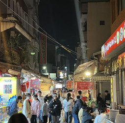 臺南春節觀光回溫　安平老街初三人潮湧現　在地商圈買氣全面復甦