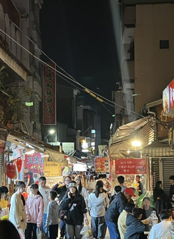 臺南春節觀光回溫　安平老街初三人潮湧現　在地商圈買氣全面復甦