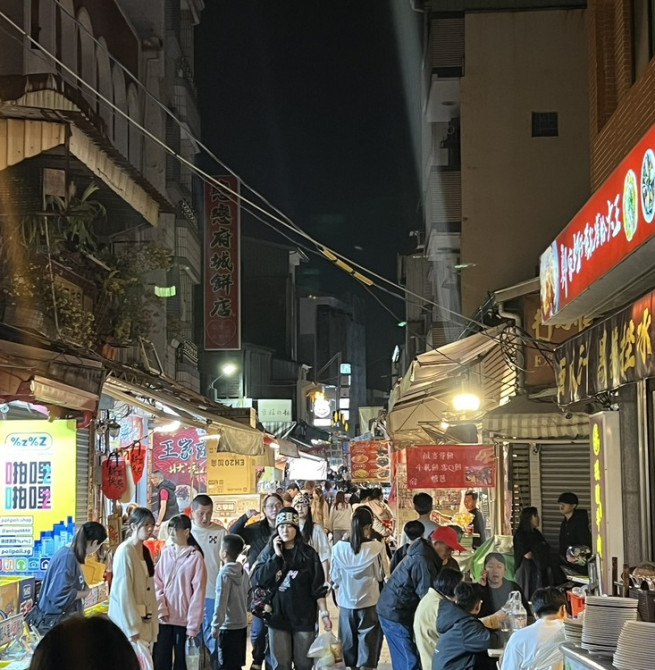 臺南春節觀光回溫　安平老街初三人潮湧現　在地商圈買氣全面復甦