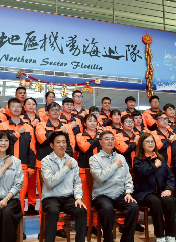 挺海巡護臺灣　行政院長卓榮泰新春首日親赴第一線慰勉海巡同仁　承諾持續提升裝備資源與勤務環境