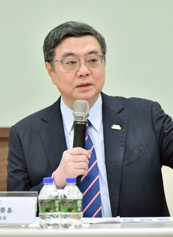 行政院長卓榮泰出席高雄航太產業座談 肯定臺灣高科技精密製造實力 推動競逐太空領域策略