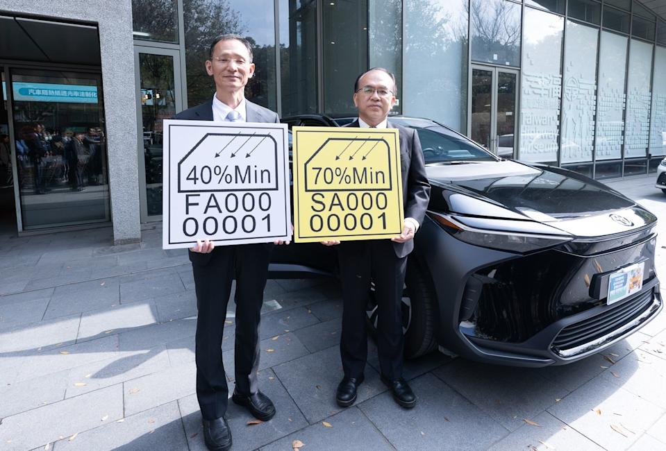 2026隔熱紙透光率法規！前擋70%、前側窗40%...2/28正式納管，舊車要重貼嗎、合格隔熱紙怎麼挑？