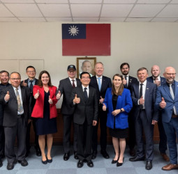 攜手維護海事韌性：中北歐跨國國會議員訪問團拜會海洋委員會海巡署 深化臺歐海域執法交流 共築民主供應鏈防線