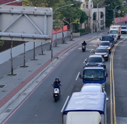 115年大學學測1月17日登場 新北市各考場周邊紅線將開放臨停接送 家長接送更便利
