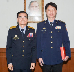 海巡署舉行2月份人員晉、陞任授階典禮　署長張忠龍勉勵以科技韌性守護海疆