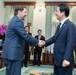 賴清德總統接見美國聯邦參議員蓋耶哥訪問團，重申捍衛和平決心並進一步深化臺美合作