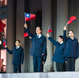 賴清德總統與蕭美琴副總統出席元旦升旗典禮　感謝醫護第一線付出、與國人迎接嶄新的一年