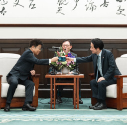 賴清德總統接見日本前內閣官房長官加藤勝信眾議員乙行　期盼擴大科技經貿合作與深化臺日情誼