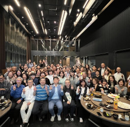 國立中正大學企管系歲末年終餐會圓滿落幕 黃正魁系主任與系友會張鈞棓會長攜手主持 管理學院連雅慧院長與鄭祥麟教授及師長、系友共襄盛舉