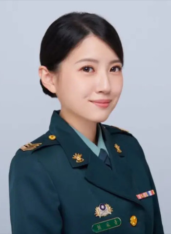 最美政戰士葉采青自願請調東引服役　大方公開擇偶標準與制服控喜好