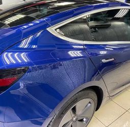 交通部拍板新車隔熱紙新規範　汽車隔熱紙透光度納入法制管理、前擋70%、前側40%拚1月底實施