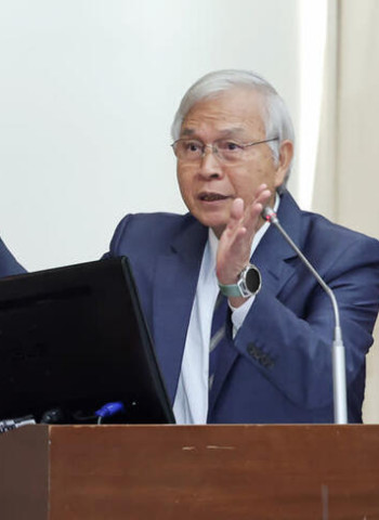 央行總裁楊金龍示警台股FOMO熱潮　央行關注槓桿投資風險與AI資金集中效應