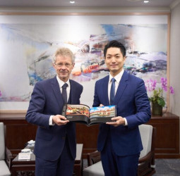 臺北市長蔣萬安會晤捷克韋德齊參議長　深化臺北與布拉格智慧城市及城市外交合作