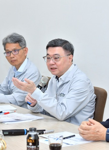 行政院長卓榮泰參訪臺中旭東機械　宣布4年投入200億推動智慧機器人產業發展