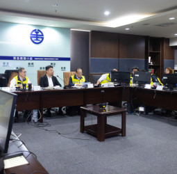 視察臺鐵一級應變小組　交通部長陳世凱：優先提供旅運資訊並待積水退後完成設施檢查