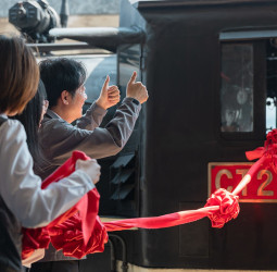 賴清德總統出席花東鐵路通車百周年慶祝典禮　宣示加速雙軌電氣化促進花東地區區域建設與產業均衡發展