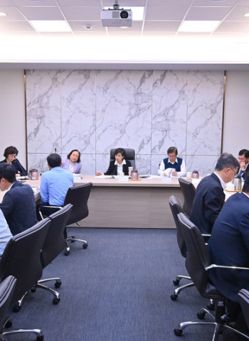 行政院副院長鄭麗君決議4月起液化石油氣貨物稅減徵50%　強化穩定物價措施確保CPI年增率低於2%