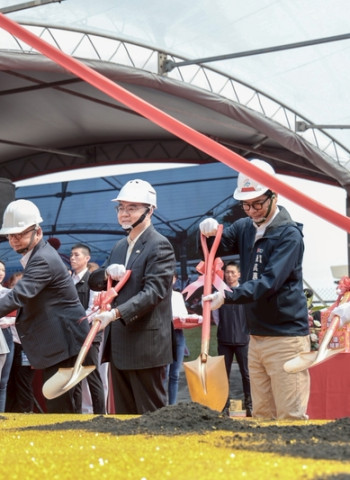 高雄楠梓園區聯外交通整體計畫聯合動土　行政院長卓榮泰強調提升園區對外交通效率並落實客貨安全分流以減輕楠梓交流道流量負擔