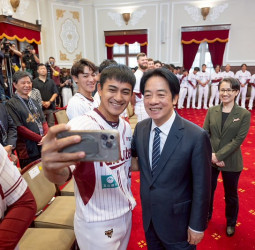 賴清德總統接見2025年中華職棒總冠軍樂天桃猿　盼攜手推動臺灣運動產業發展
