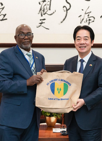 賴清德總統接見聖文森副總理李考克 以建交45週年為契機持續深化全方位夥伴關係拓展邦誼