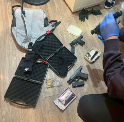 北投溫泉區藏槍毒據點　海巡警聯手查獲3把罕見外國制式手槍
