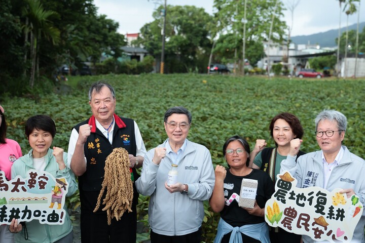 行政院長卓榮泰視察花蓮光復鄉農場復育情形　承諾提供農民最大資助　協助地方經濟重振
