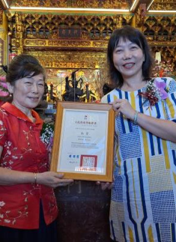 臺南南管藝師黃美美獲認定文資保存者　文化局長黃雅玲親頒證書見證南聲社傳承里程碑