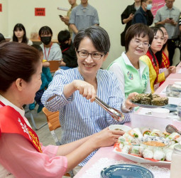 蕭美琴副總統出席彰化家扶母親節活動　盼政府民間攜手成為育兒家庭最堅強後盾